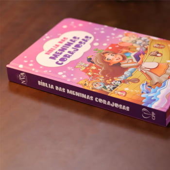 BÍBLIA DAS MENINAS CORAJOSAS NVA FULL COLOR - LILÁS