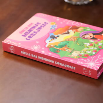 BÍBLIA DAS MENINAS CORAJOSAS NVA FULL COLOR - ROSA