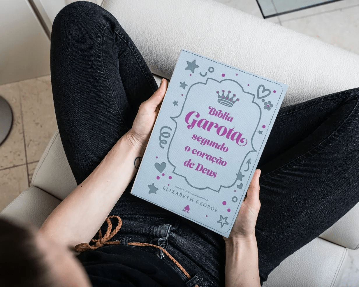 BÍBLIA DA GAROTA SEGUNDO O CORAÇÃO DE DEUS - LUXO
