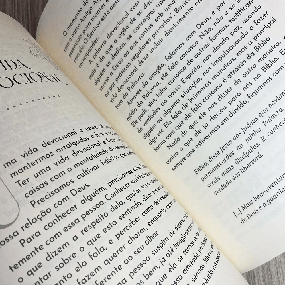 PRIMEIRO O ESCUDO, DEPOIS O BUQUE - LENARA PADILHA