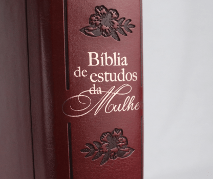 BÍBLIA DE ESTUDOS DA MULHER – LETRA GRANDE – BORDÔ