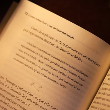 COMO SOBREVIVER A UM DIVÓRCIO INDESEJADO: UM GUIA BÍBLICO PRÁTICO PARA DESAPEGAR SEM SE PERDER