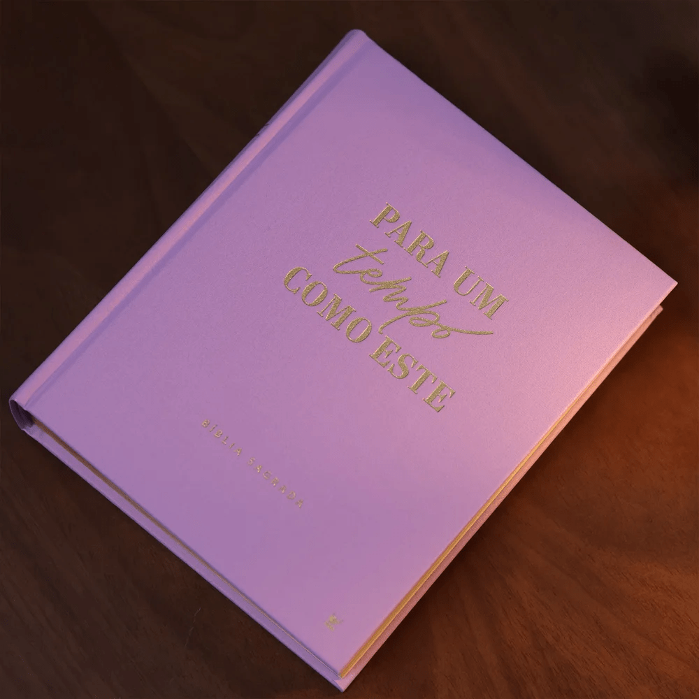 BÍBLIA MULHERES UM TEMPO COMO ESTE - VIVIANE MARTINELLO - NVT - ESPAÇO PARA ANOTAÇÕES - CAPA DURA LILÁS