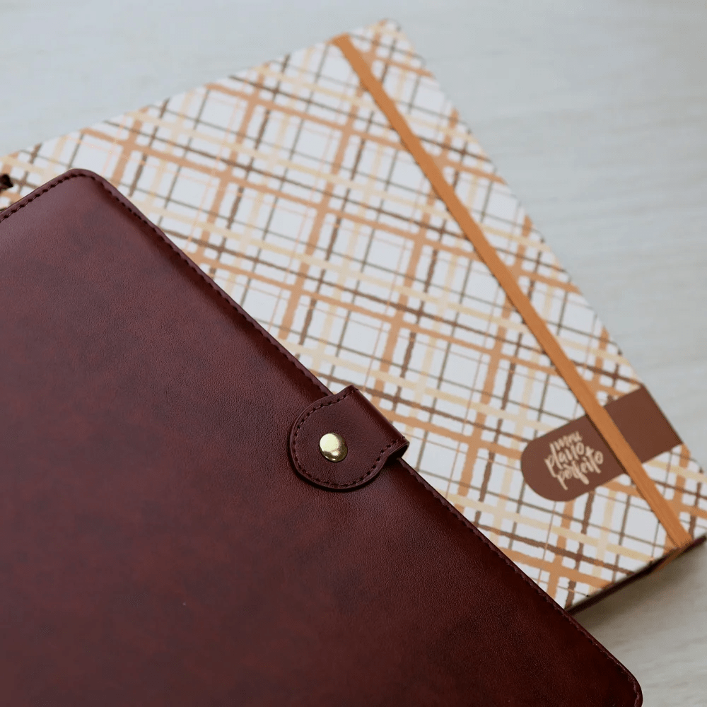 MEU PLANO PERFEITO, PLANNER ANUAL NÃO DATADO COM SOBRECAPA EXECUTIVA EM COURO-SOFT, CAPA XADREZ